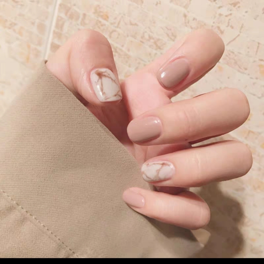press on nails